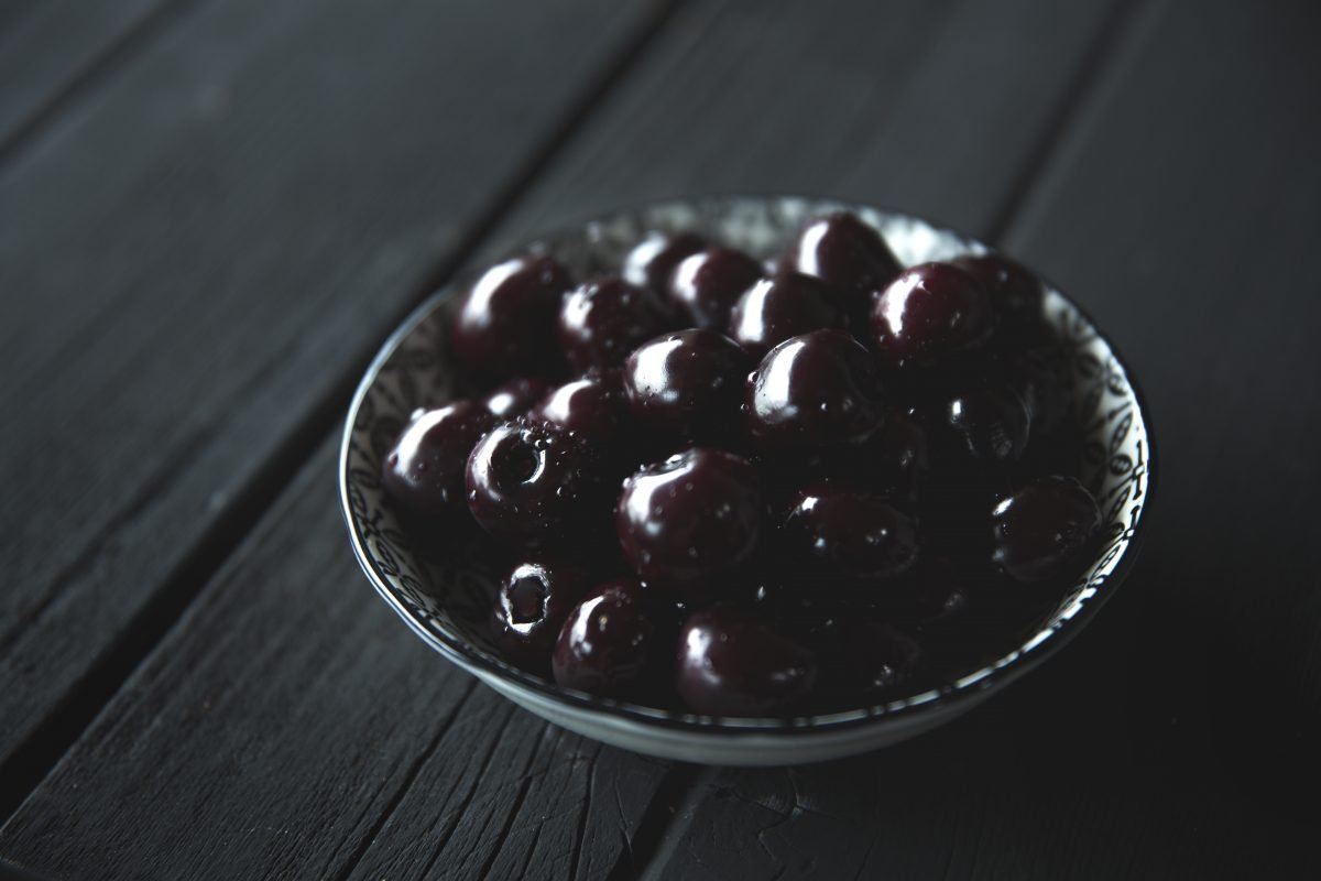 Black cherries in a bowl