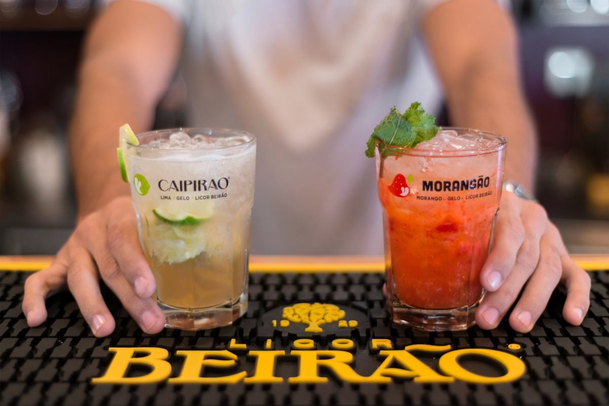 Bartender with drinks